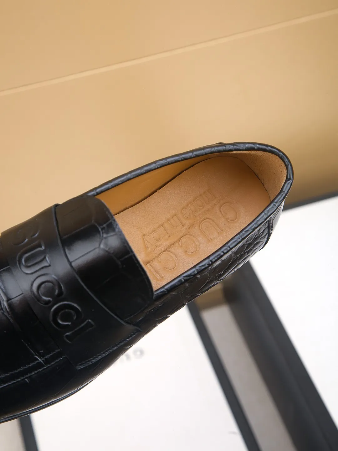 Men's men's shoes 💰460 🆘【GUCCI】Gucci ·🐂里· Hot-selling beanie shoes, top brand luxury, top quality, latest fashion beanie shoes.. The upper is made of original high mercerized smooth cow suede. (Full top layer water-dyed 🐂 leather and lining). The original stylish and stylish soft rubber wear-resistant and non-slip outsole is light and comfortable on the foot, available in 2 colors! Matching code: 39-44 (customized at 38.39.46.47)